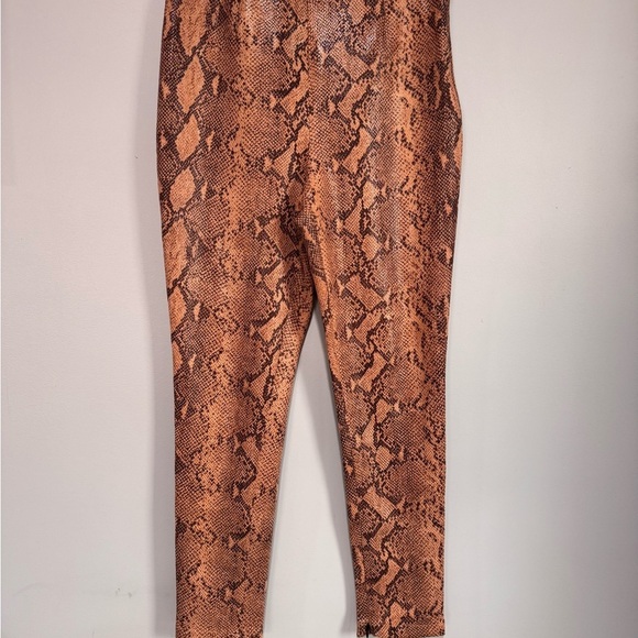 Zara Pants - ZARA Tan Snake Print Leggings